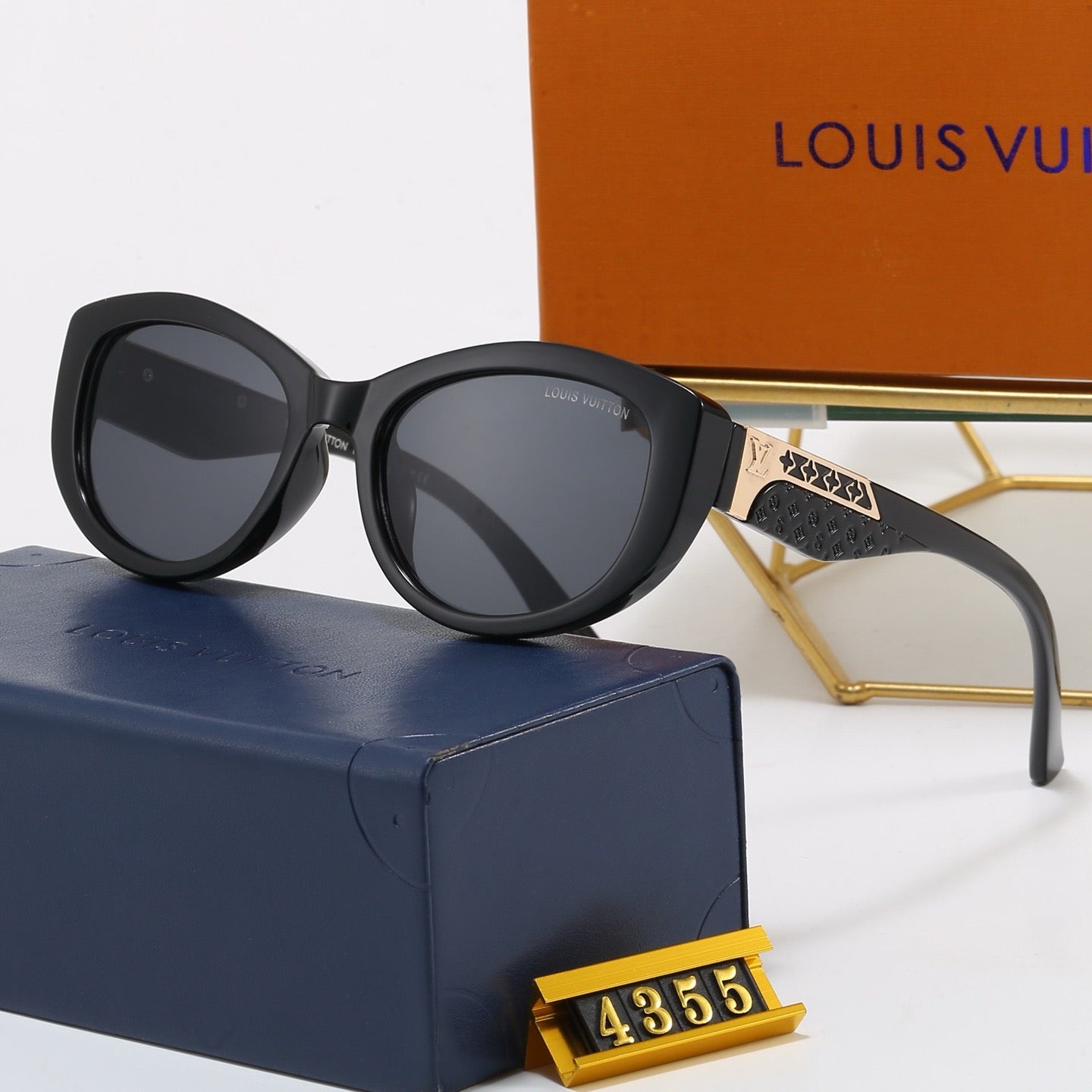 4-Color Stylish Four-Leaf Clover &amp; Letter Sunglasses