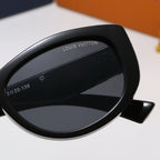 4-Color Stylish Four-Leaf Clover &amp; Letter Sunglasses