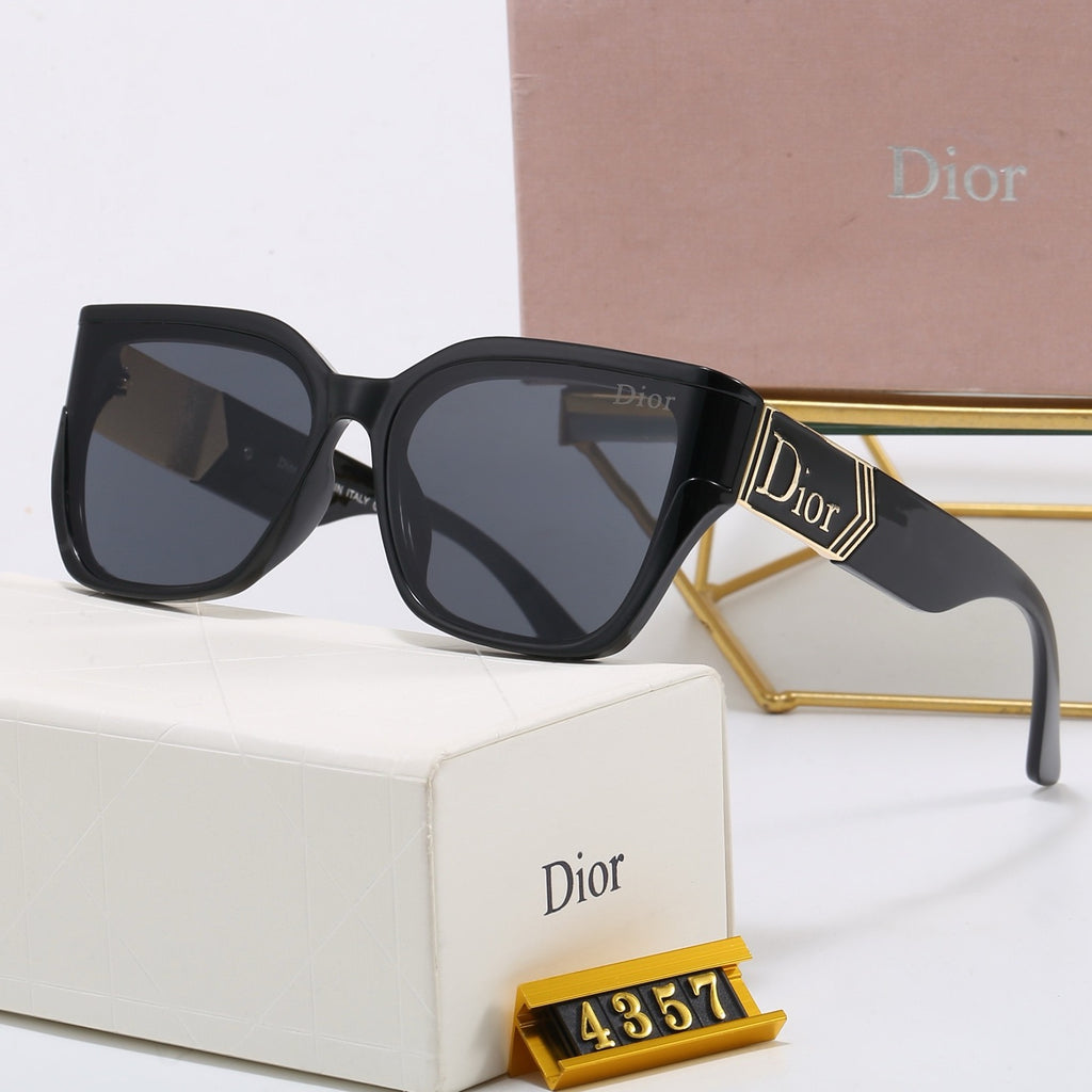 6-Color Fashion Sunglasses with CD Lettering