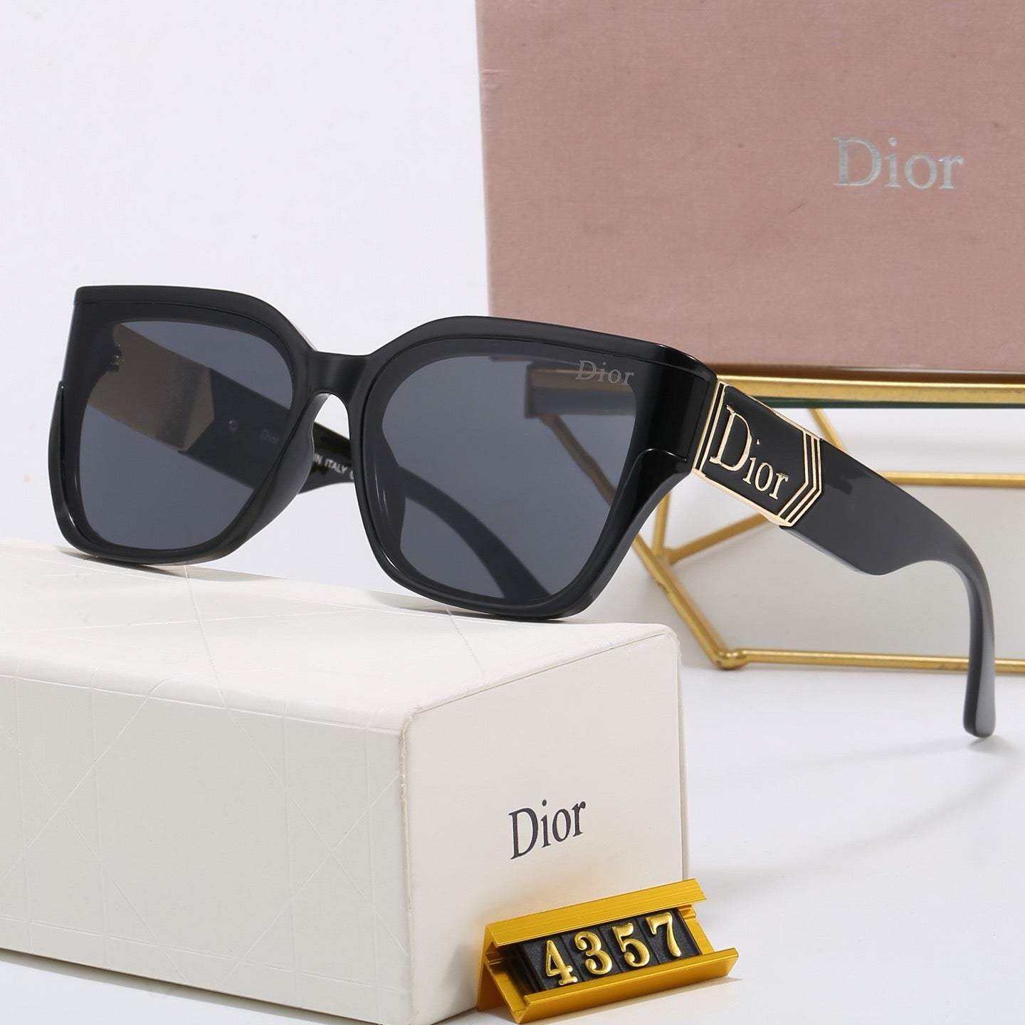 6-Color Fashion Sunglasses with CD Lettering