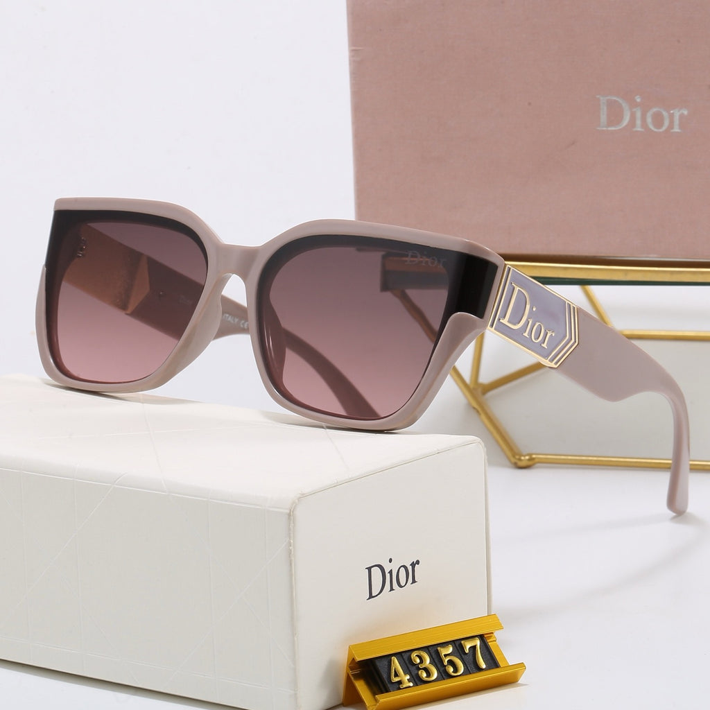 6-Color Fashion Sunglasses with CD Lettering