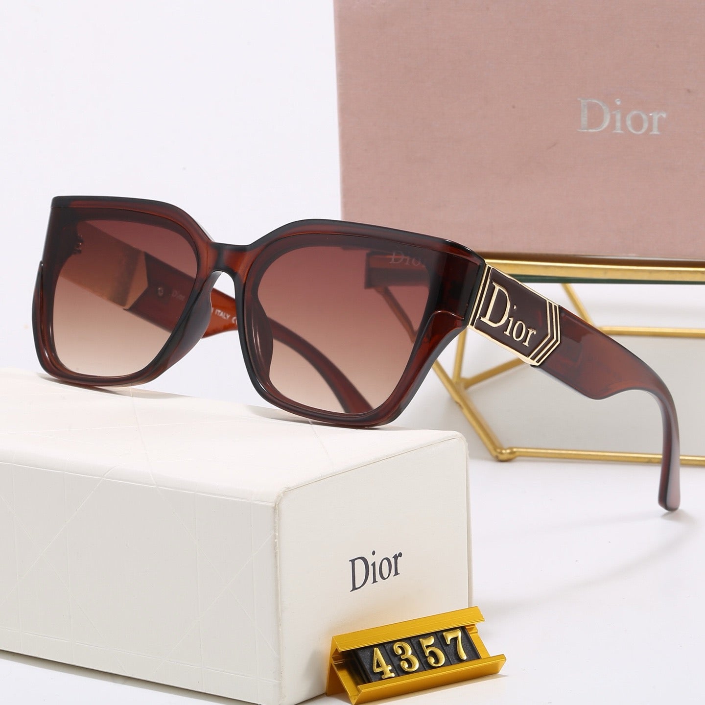 6-Color Fashion Sunglasses with CD Lettering