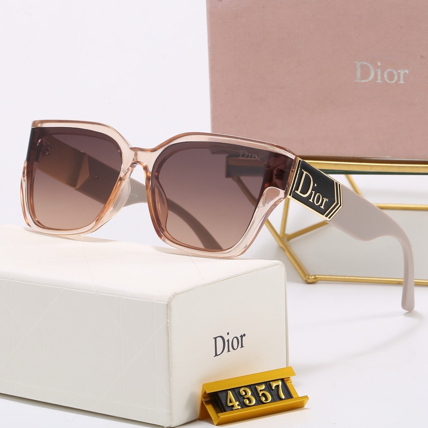 6-Color Fashion Sunglasses with CD Lettering