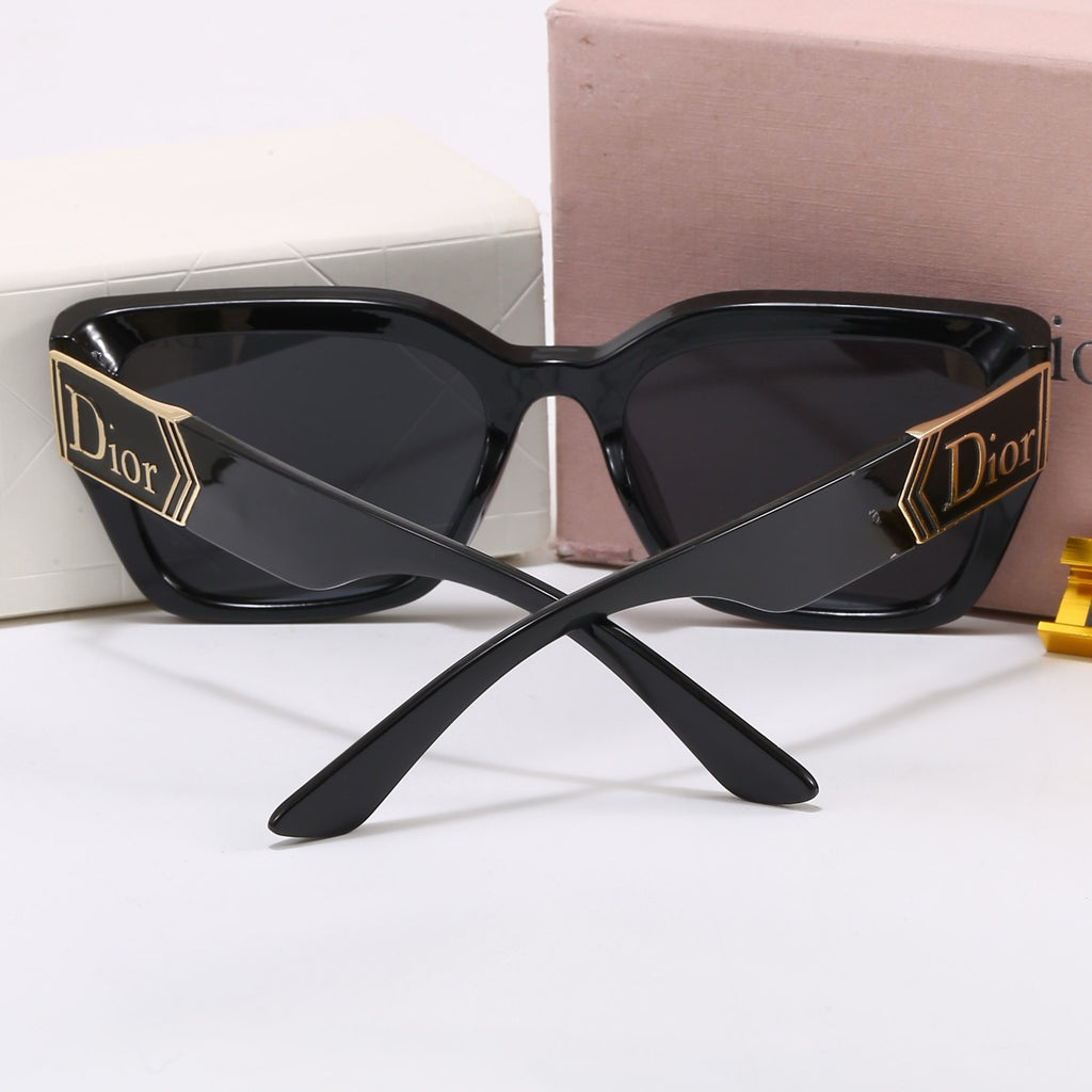 6-Color Fashion Sunglasses with CD Lettering