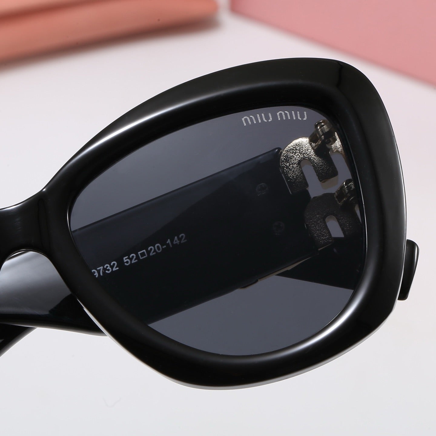 6-Color Stylish MM Letter Sunglasses