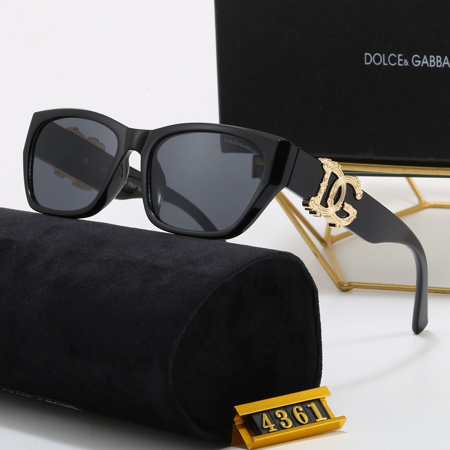 6-Color Fashion DC-Letter Sunglasses