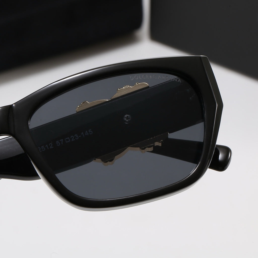 6-Color Fashion DC-Letter Sunglasses