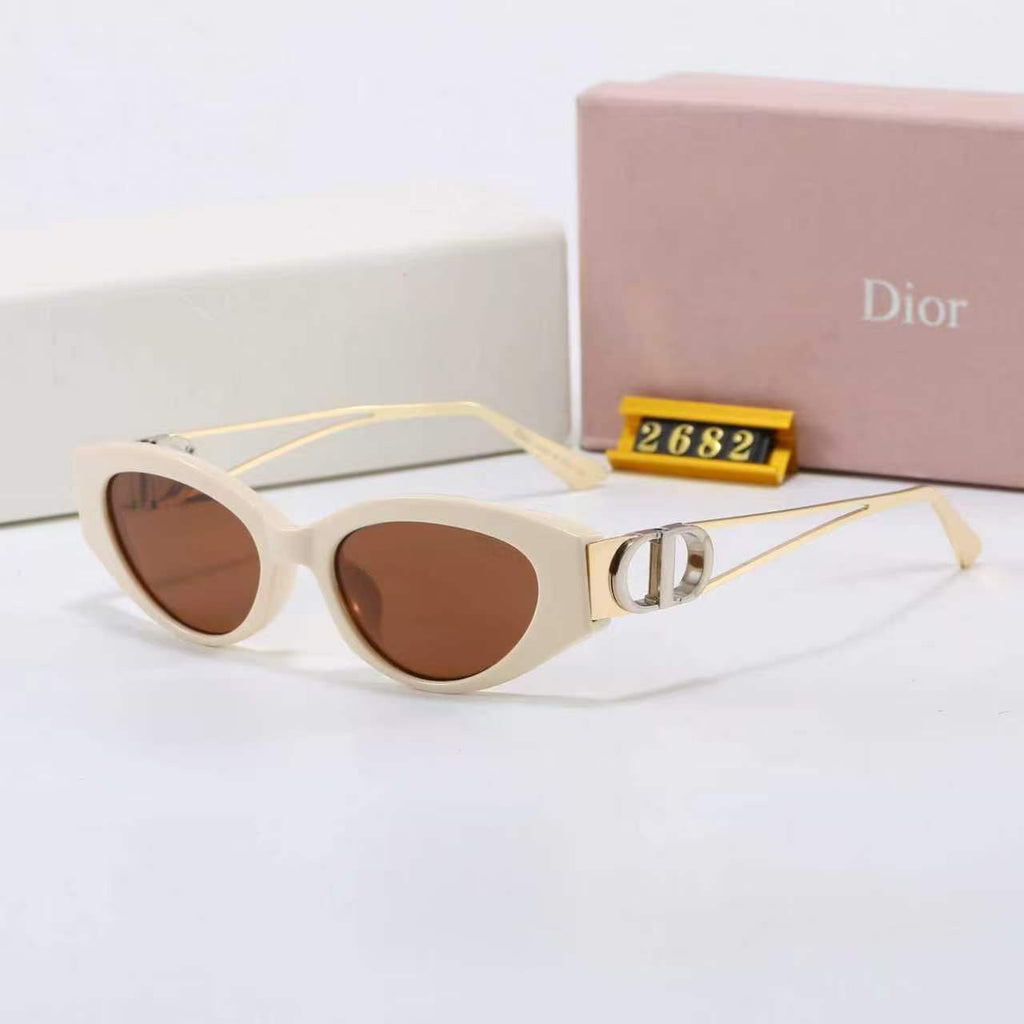 5-Color Stylish CD Letter Sunglasses