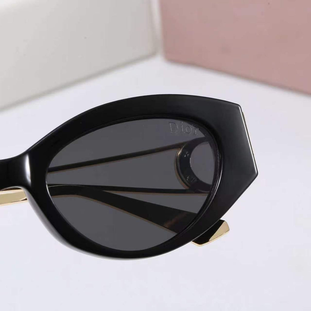 5-Color Stylish CD Letter Sunglasses