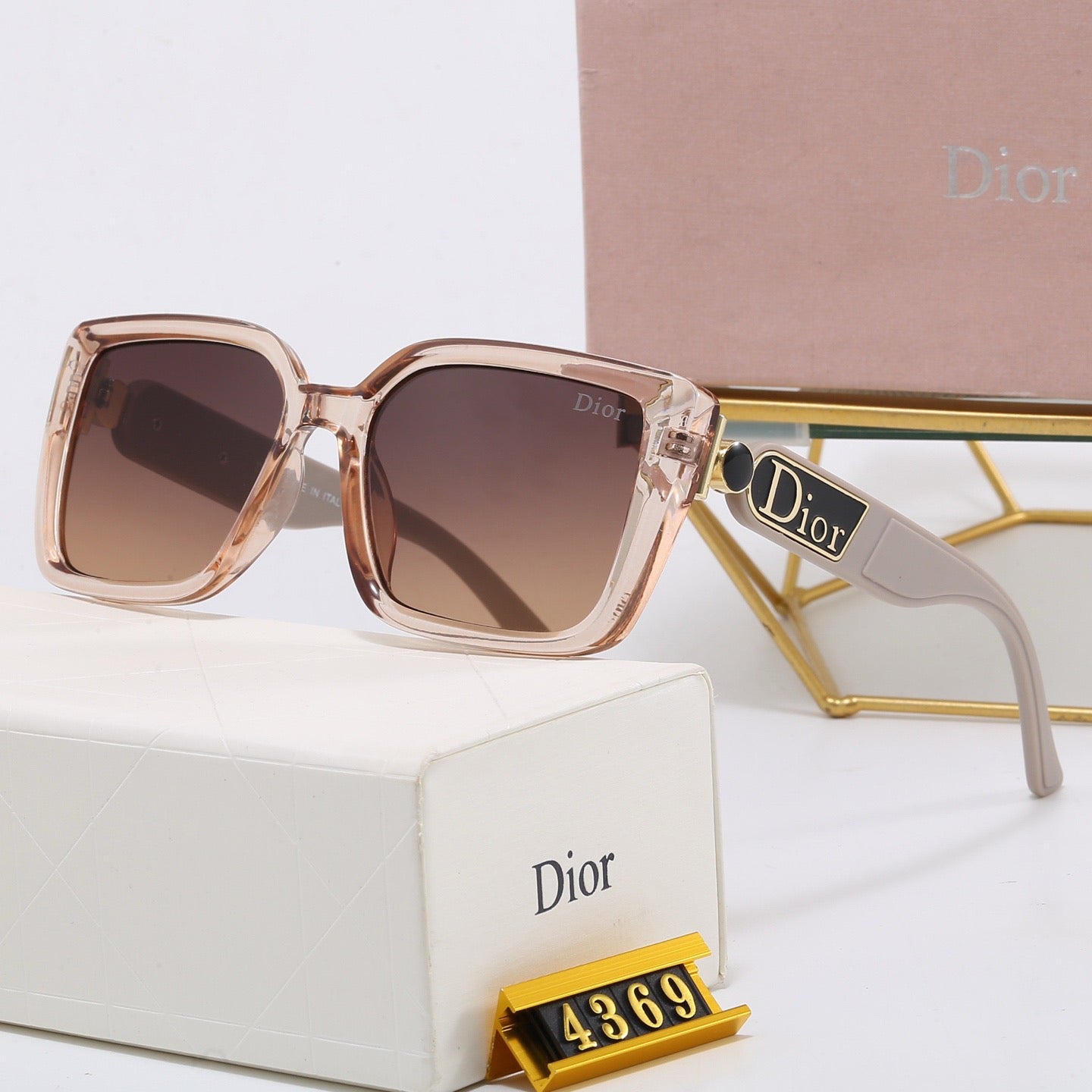 7-Color Stylish CD Letter Sunglasses