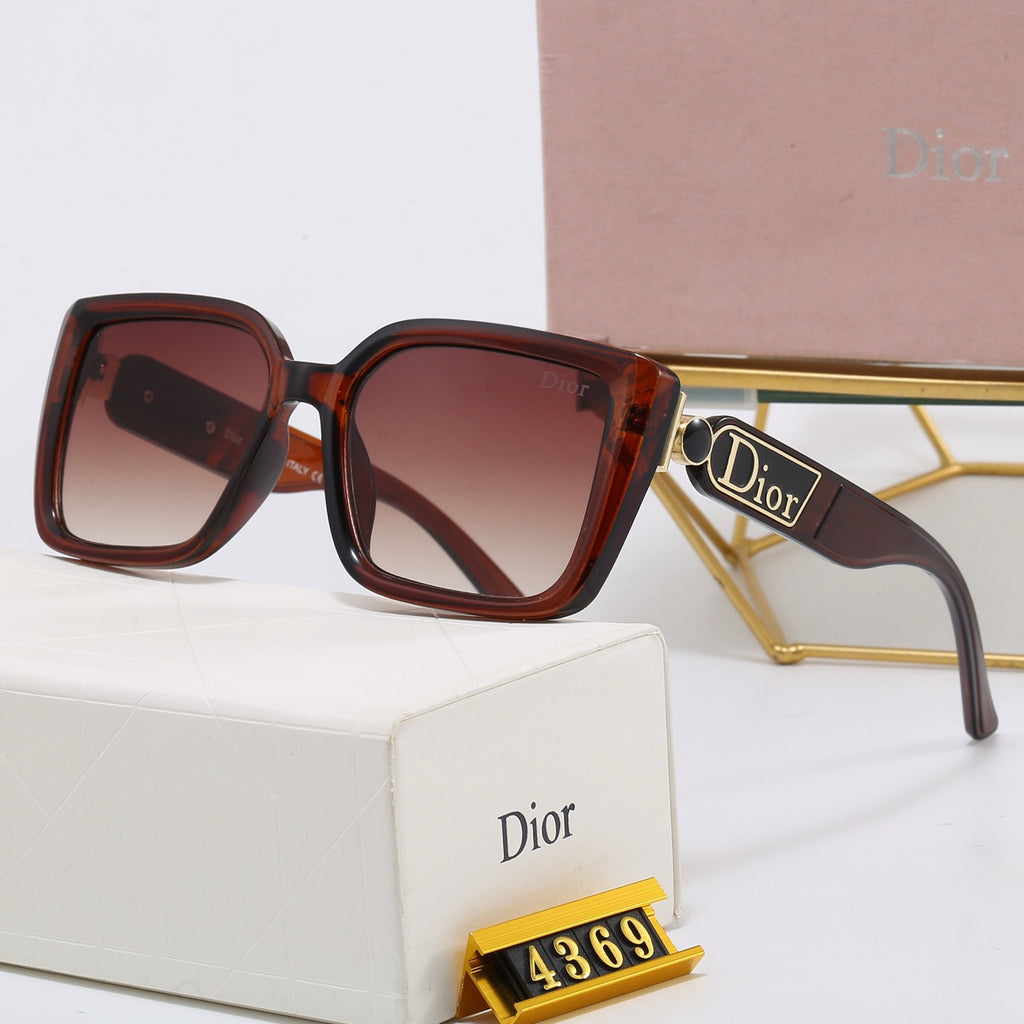 7-Color Stylish CD Letter Sunglasses