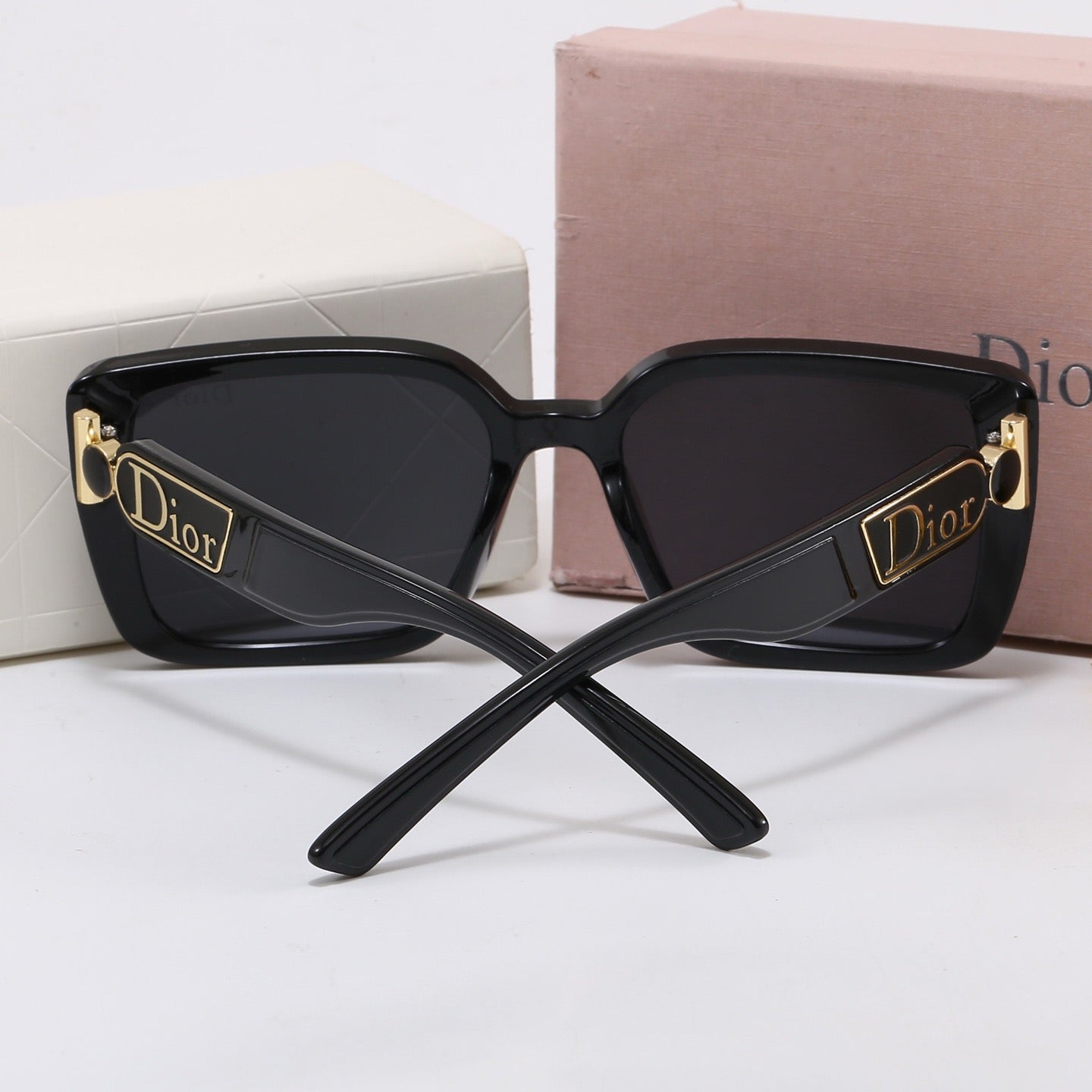 7-Color Stylish CD Letter Sunglasses