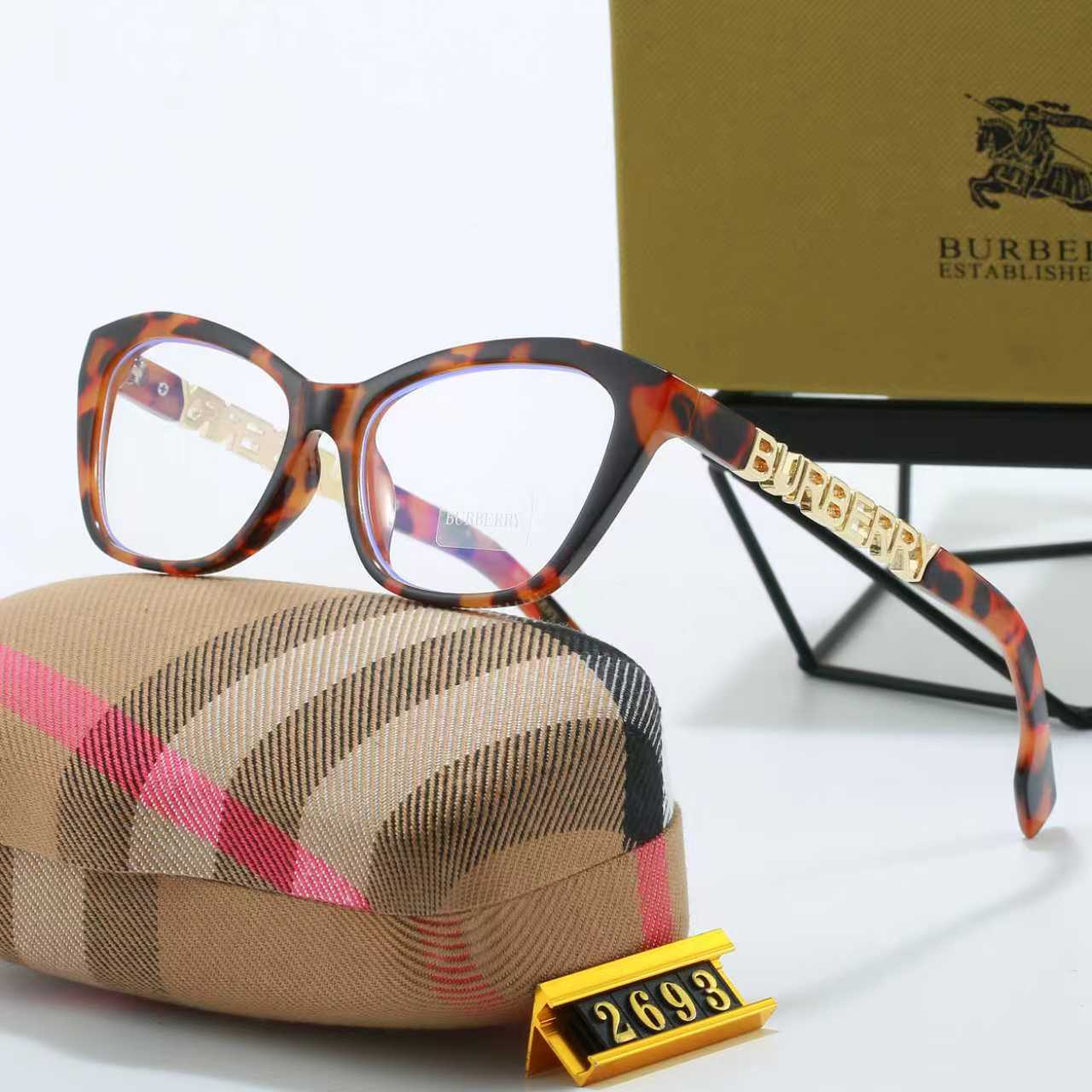 4-Color Stylish BU Letter Sunglasses