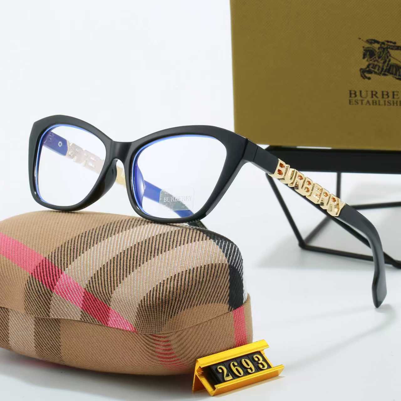 4-Color Stylish BU Letter Sunglasses