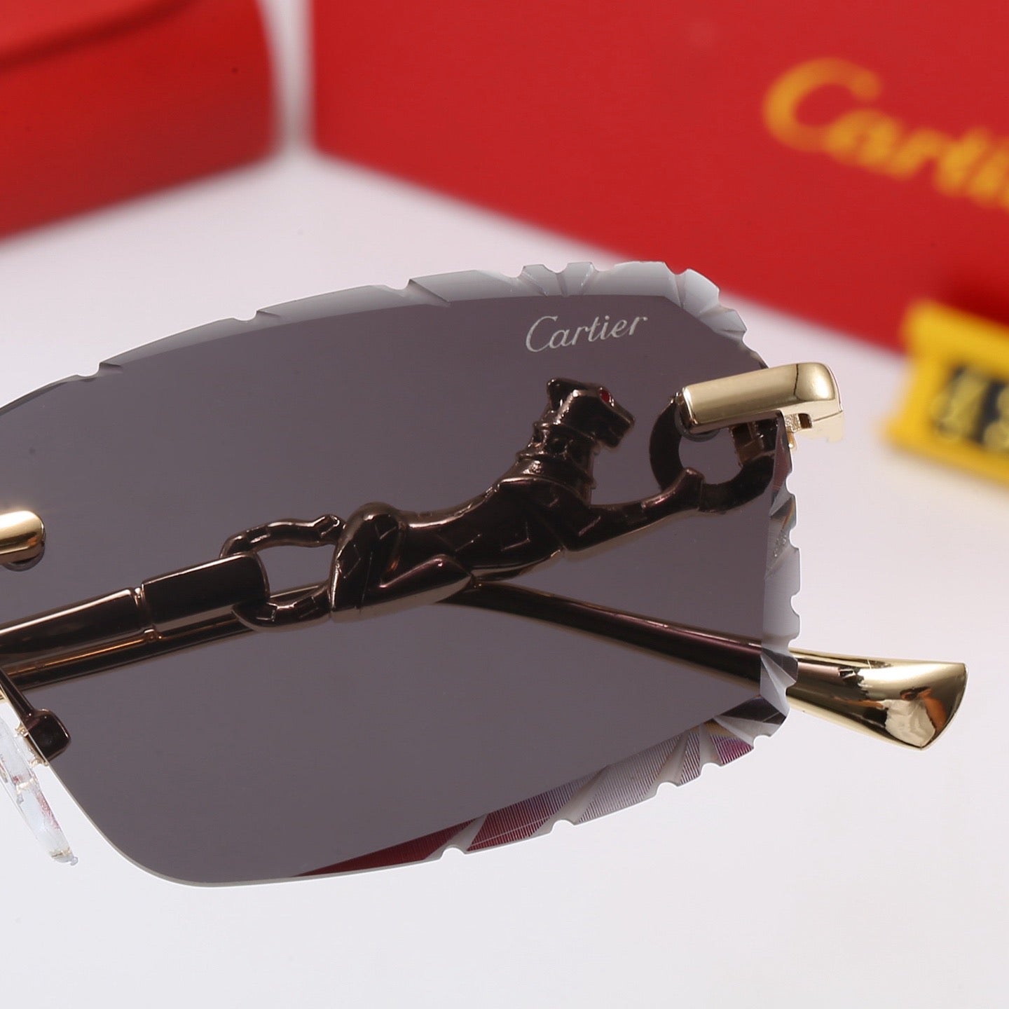 6-Color Stylish CRA Letter Sunglasses