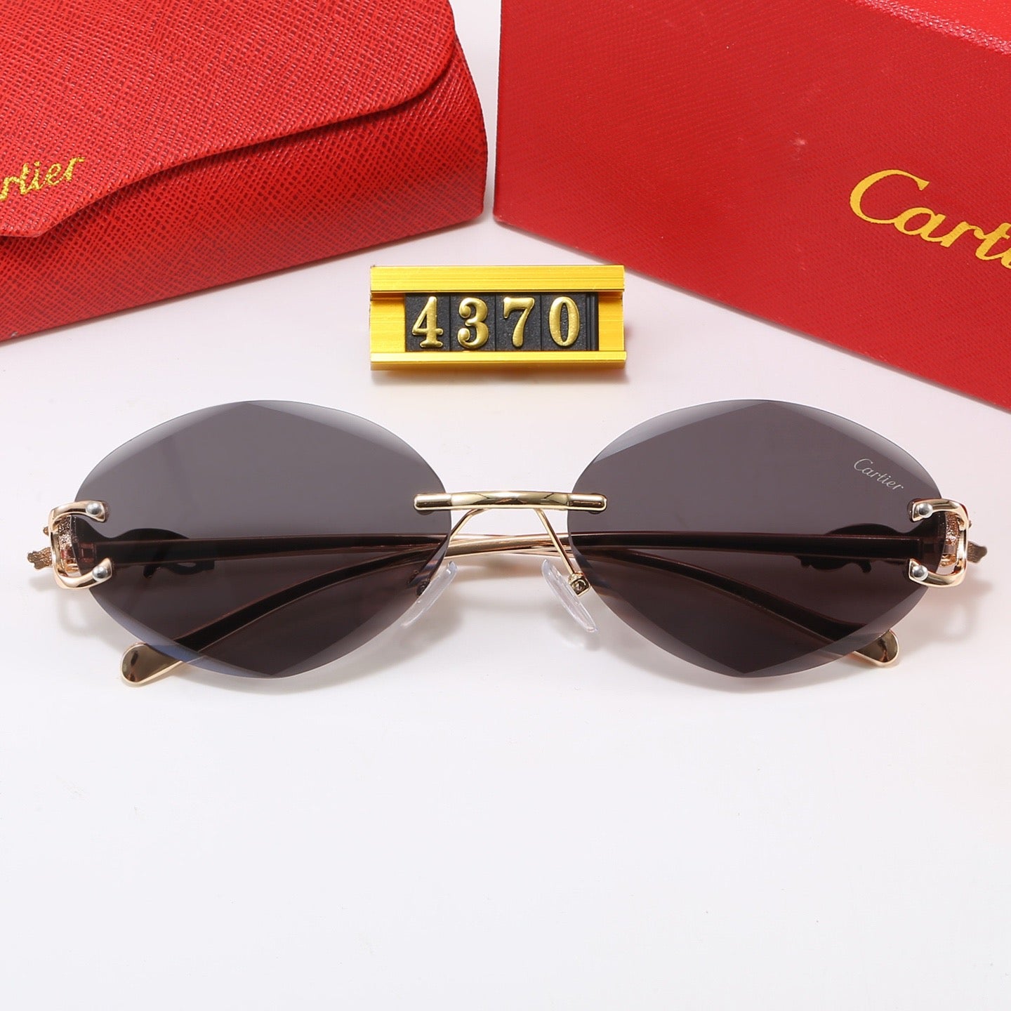 6-Color Stylish CRA Letter Sunglasses