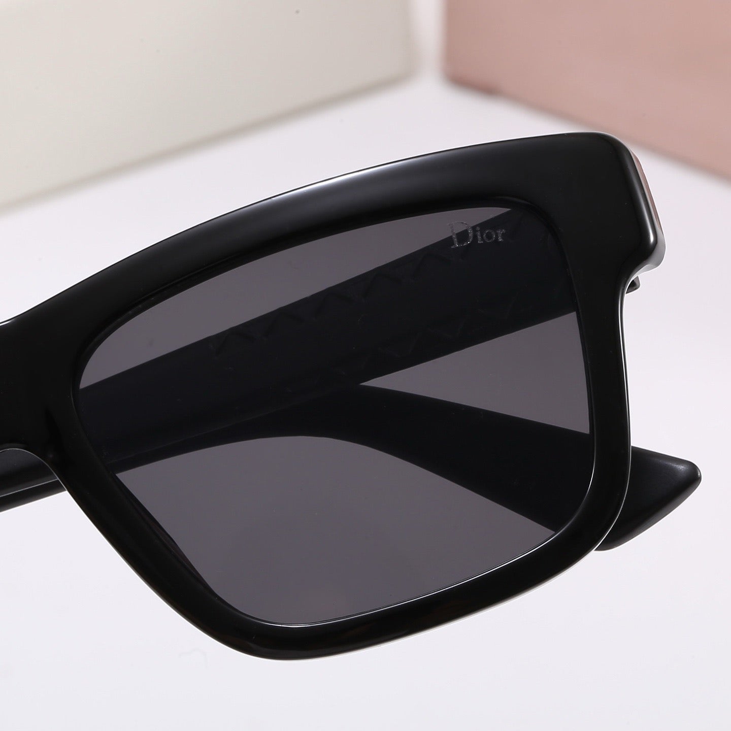 5-Color Stylish DO Letter Sunglasses