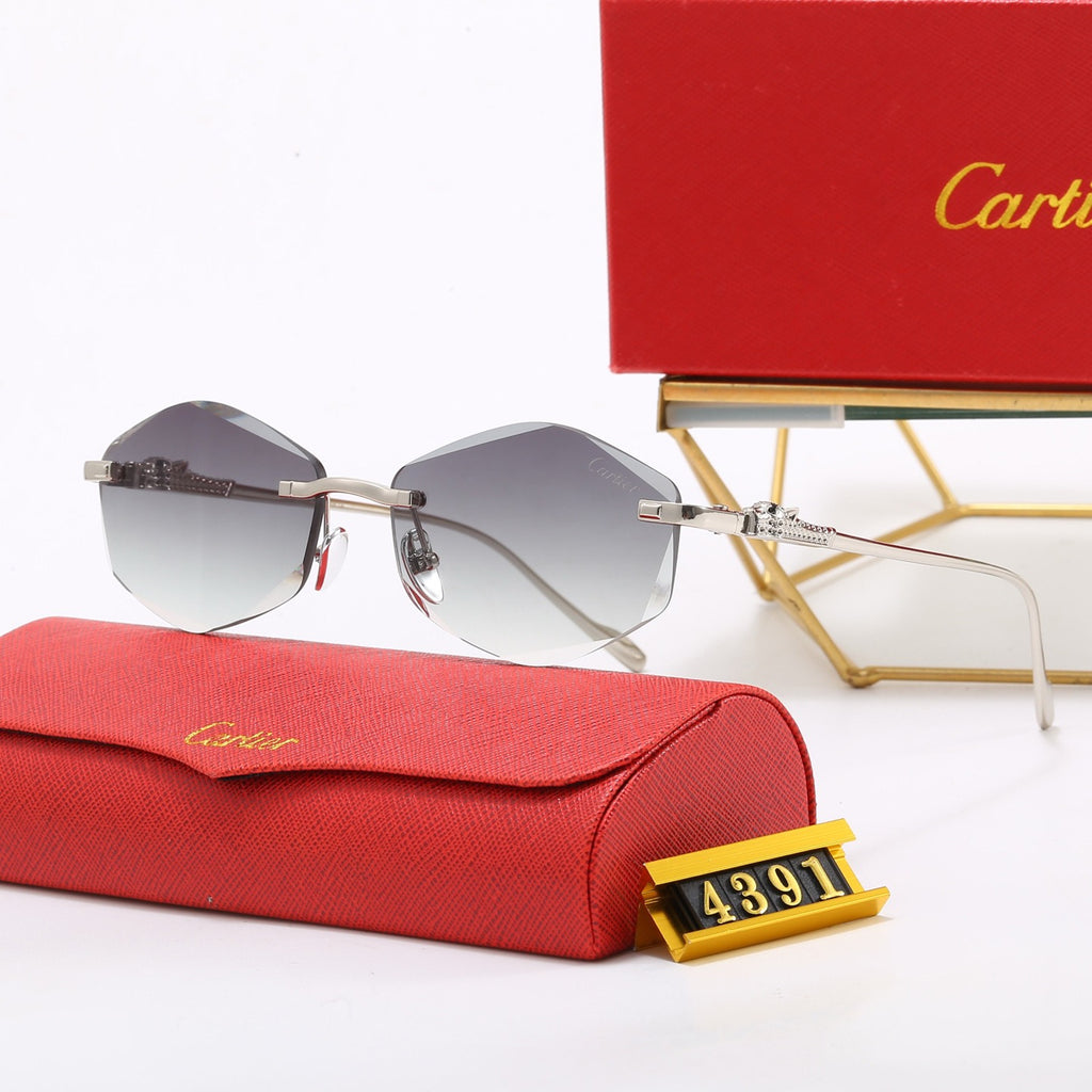 5-Color Stylish CRA Letter Sunglasses