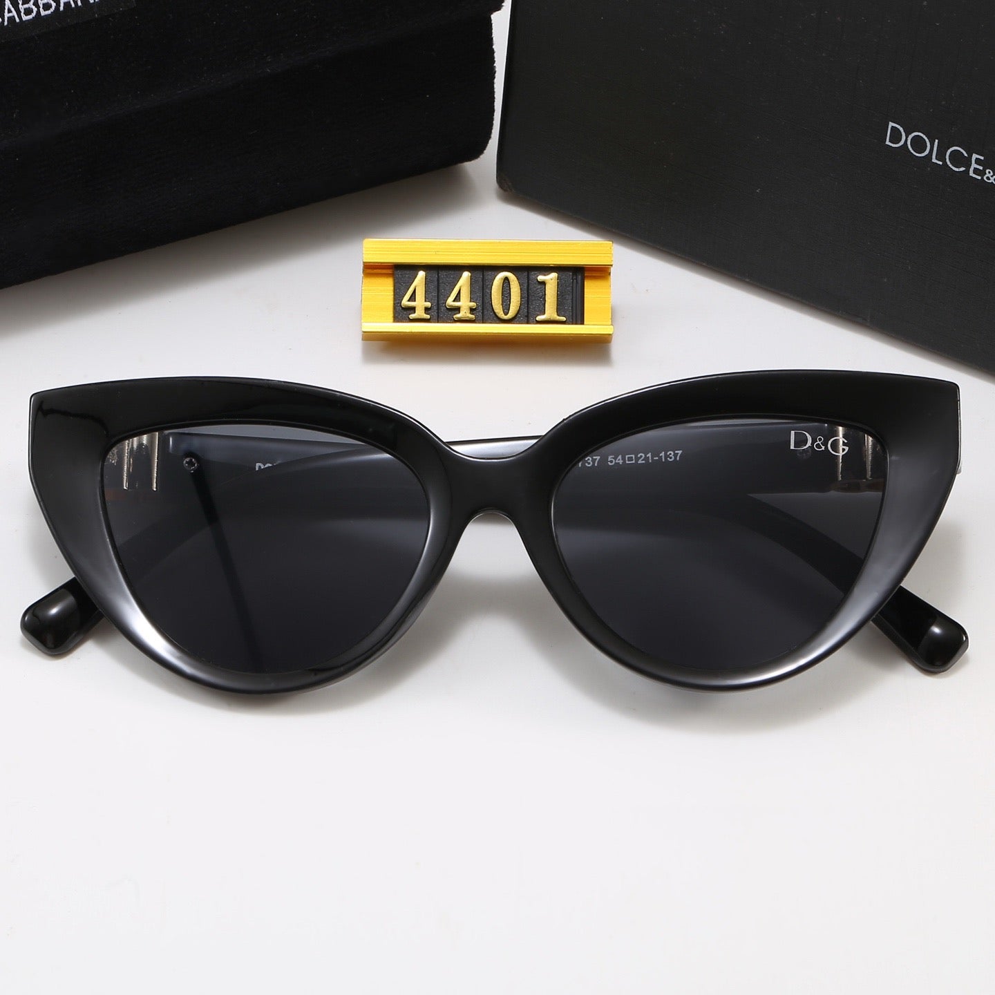 7-Color Stylish DG Letter Sunglasses