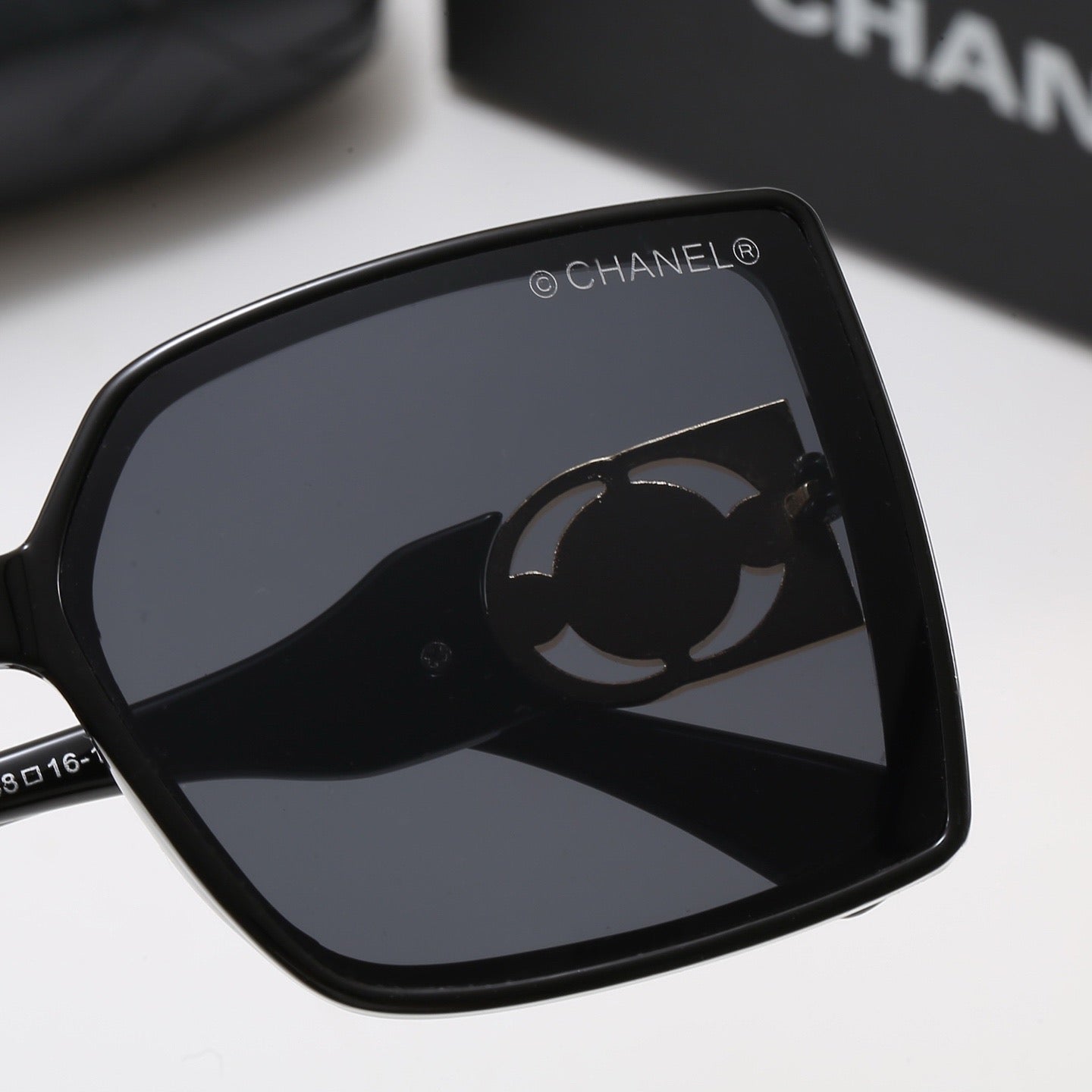 7-Color Stylish CC Letter Sunglasses