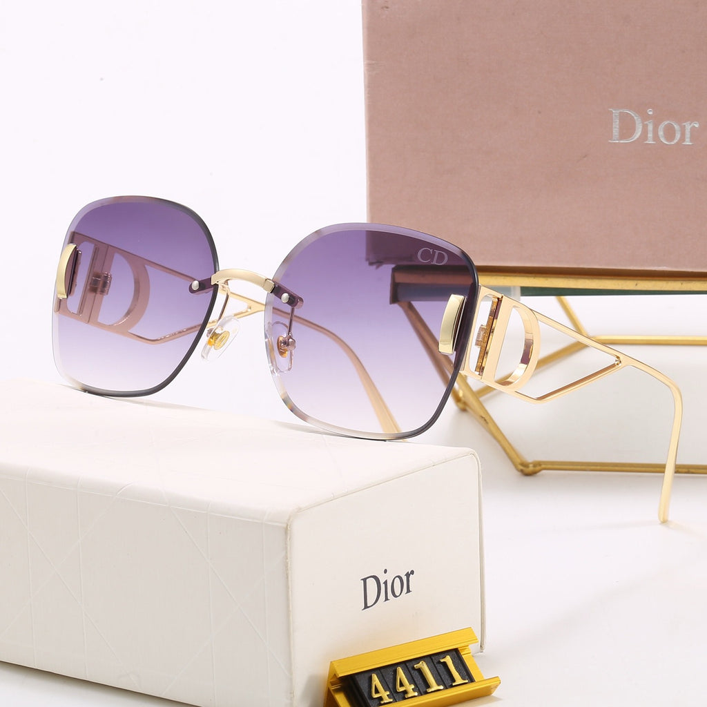 7-Color Stylish CD Letter Sunglasses