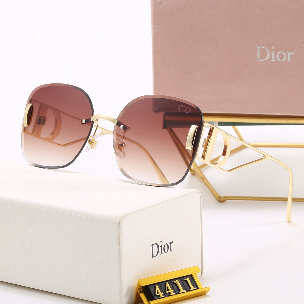 7-Color Stylish CD Letter Sunglasses
