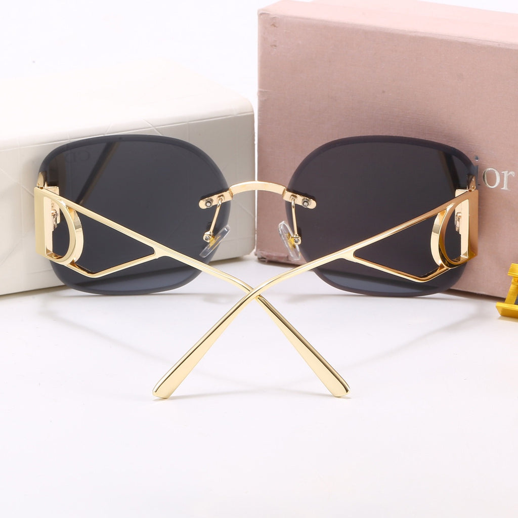 7-Color Stylish CD Letter Sunglasses