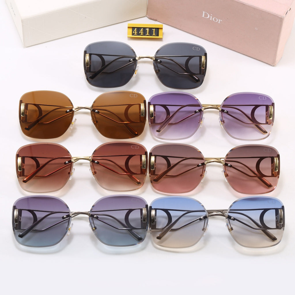 7-Color Stylish CD Letter Sunglasses