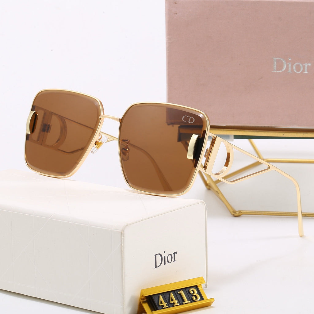 7-Color Stylish CD Letter Sunglasses