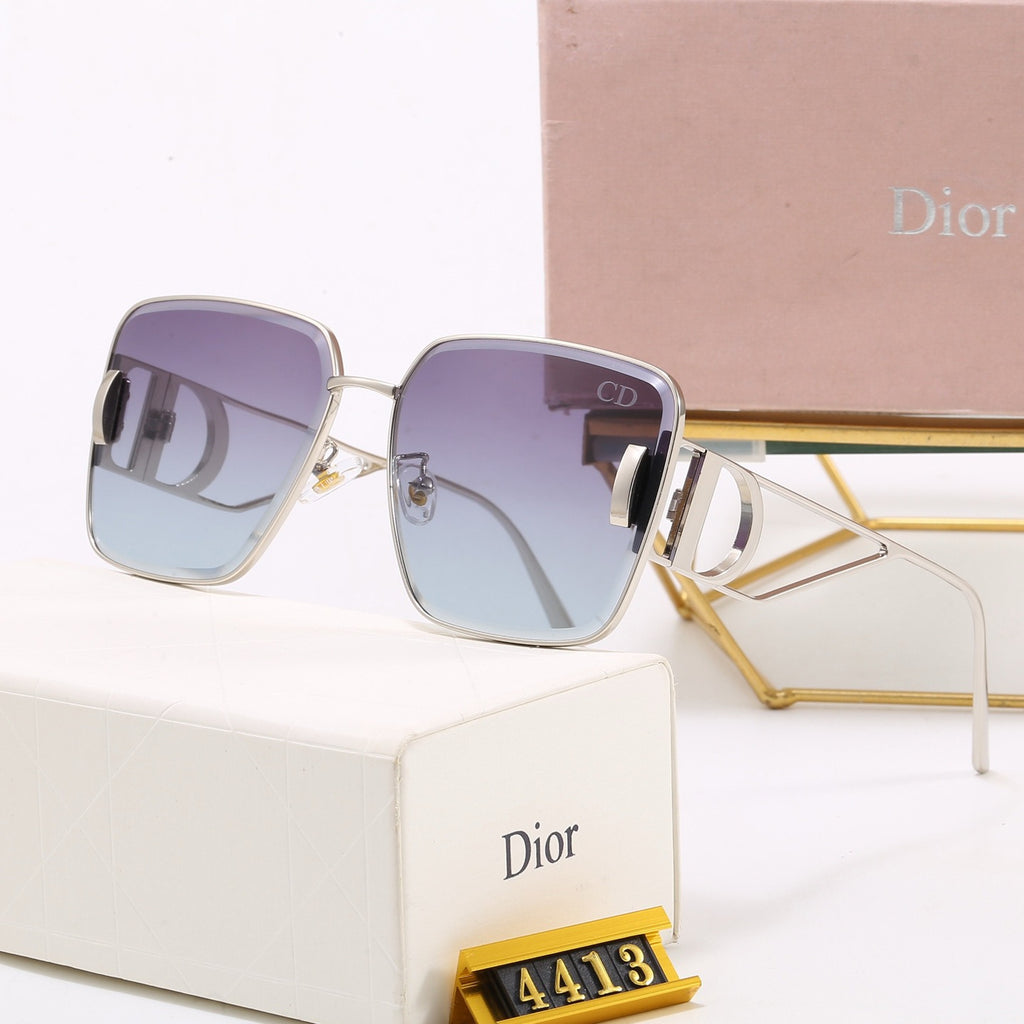 7-Color Stylish CD Letter Sunglasses