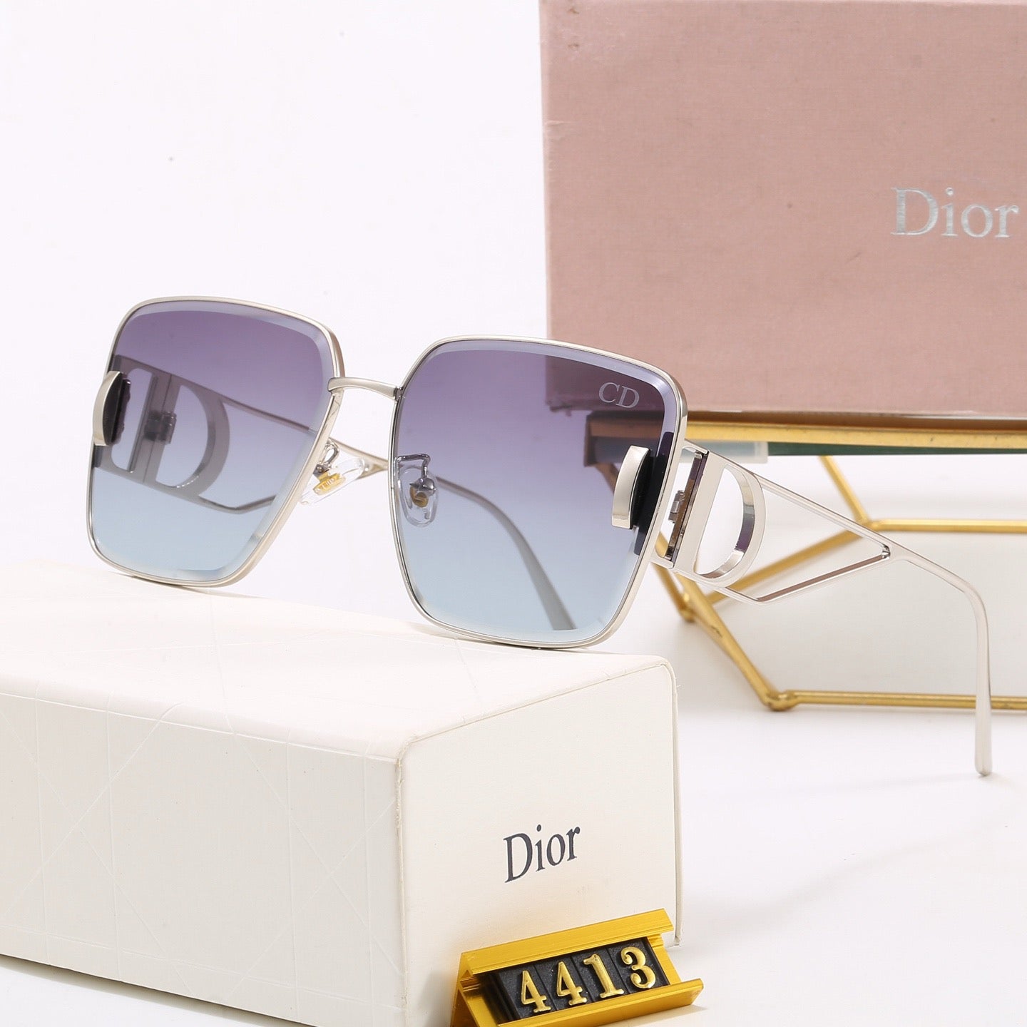 7-Color Stylish CD Letter Sunglasses