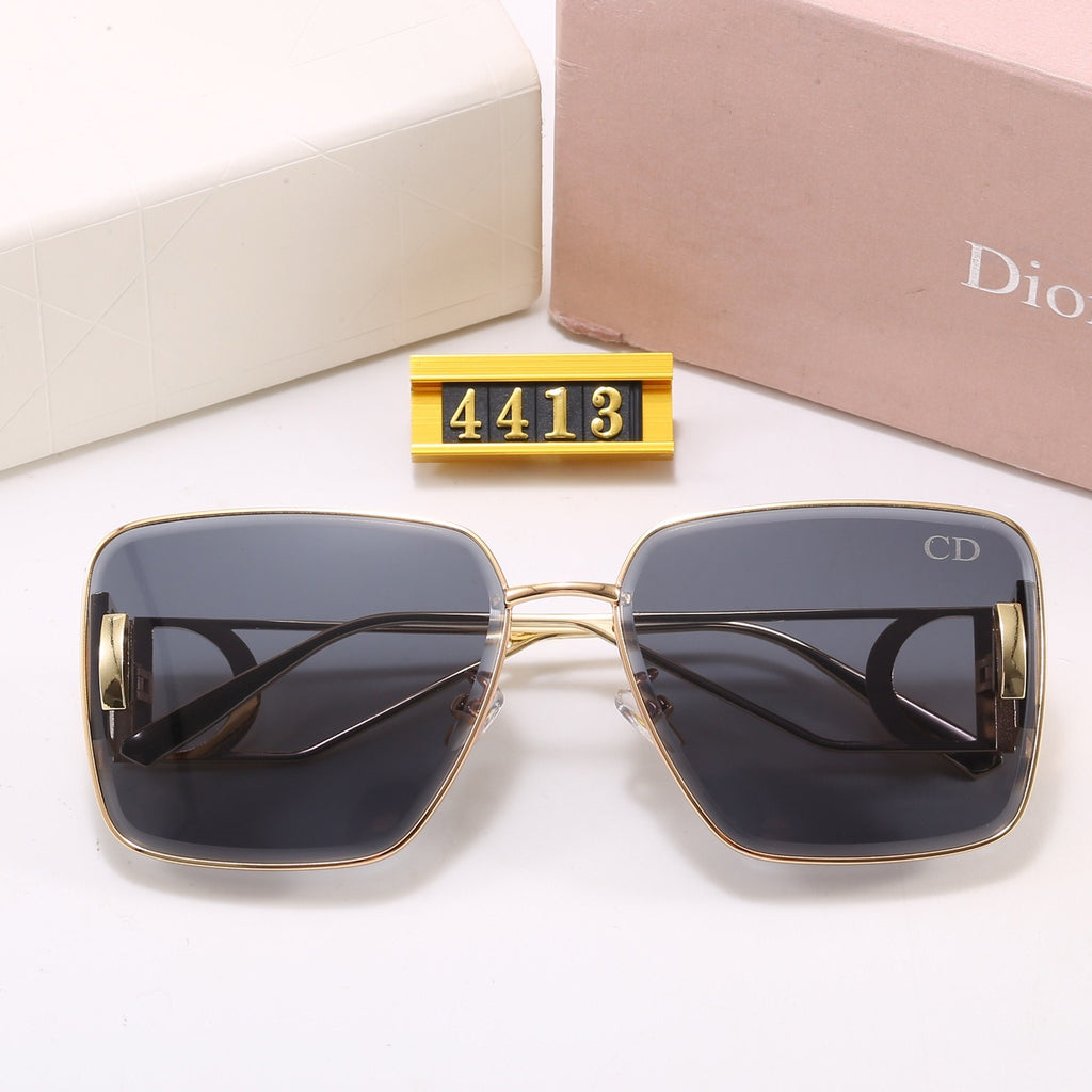 7-Color Stylish CD Letter Sunglasses