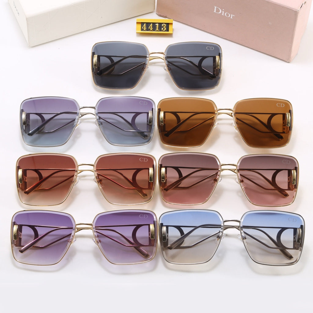 7-Color Stylish CD Letter Sunglasses