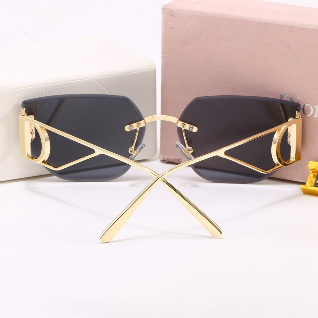 7-Color Stylish CD Letter Sunglasses