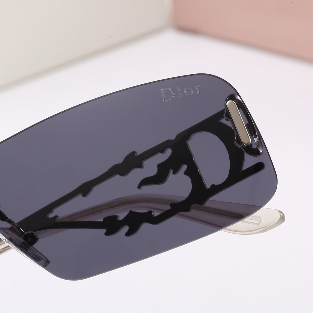 5-Color Stylish CD Letter Sunglasses