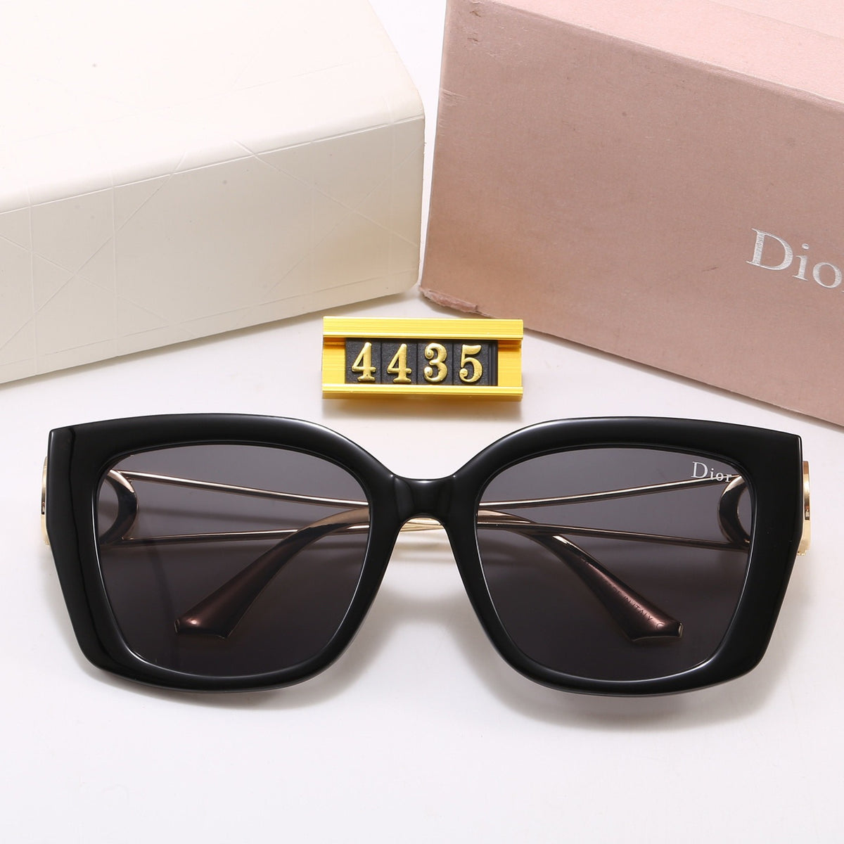 Stylish 5-Color CD Letter Sunglasses