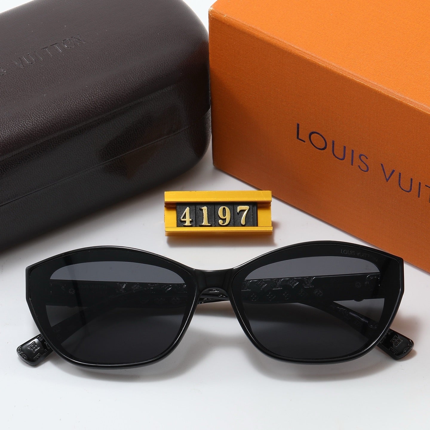 4-color fashionable four-leaf clover letter sunglasses