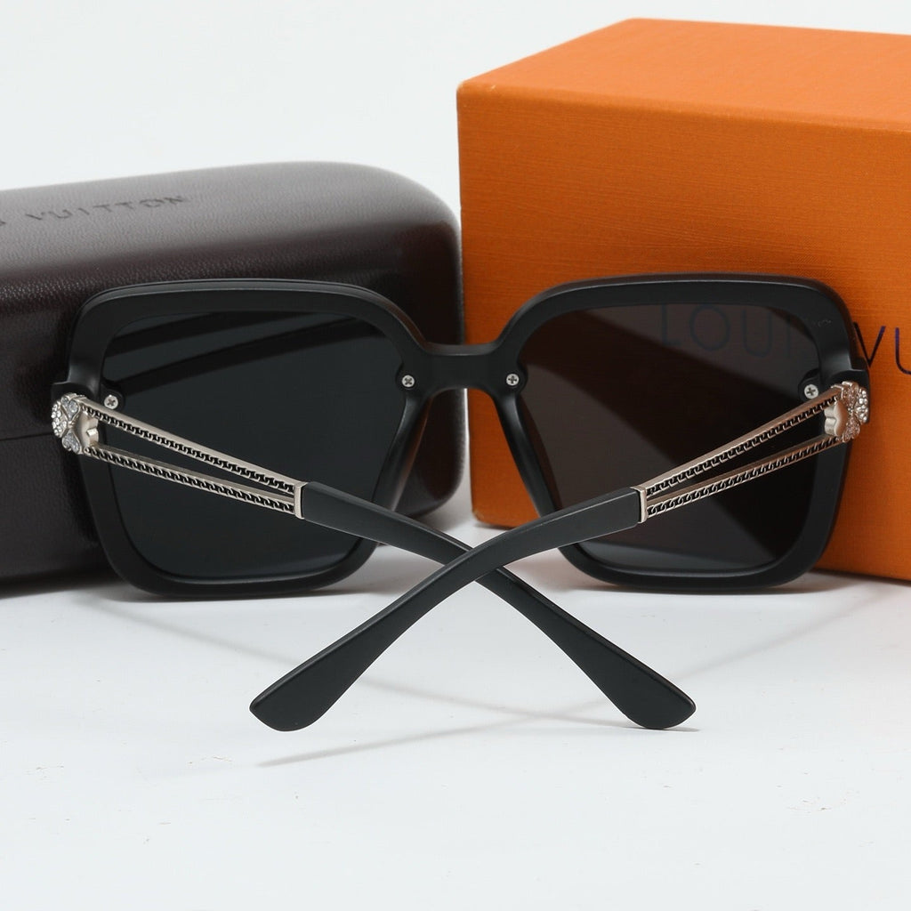 4-color fashionable four-leaf clover letter sunglasses