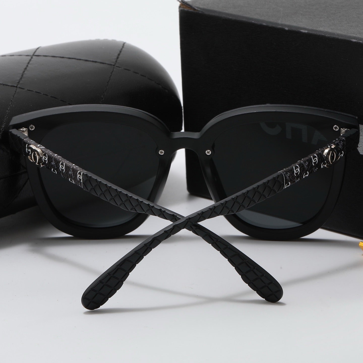 5-color fashion CC letter sunglasses