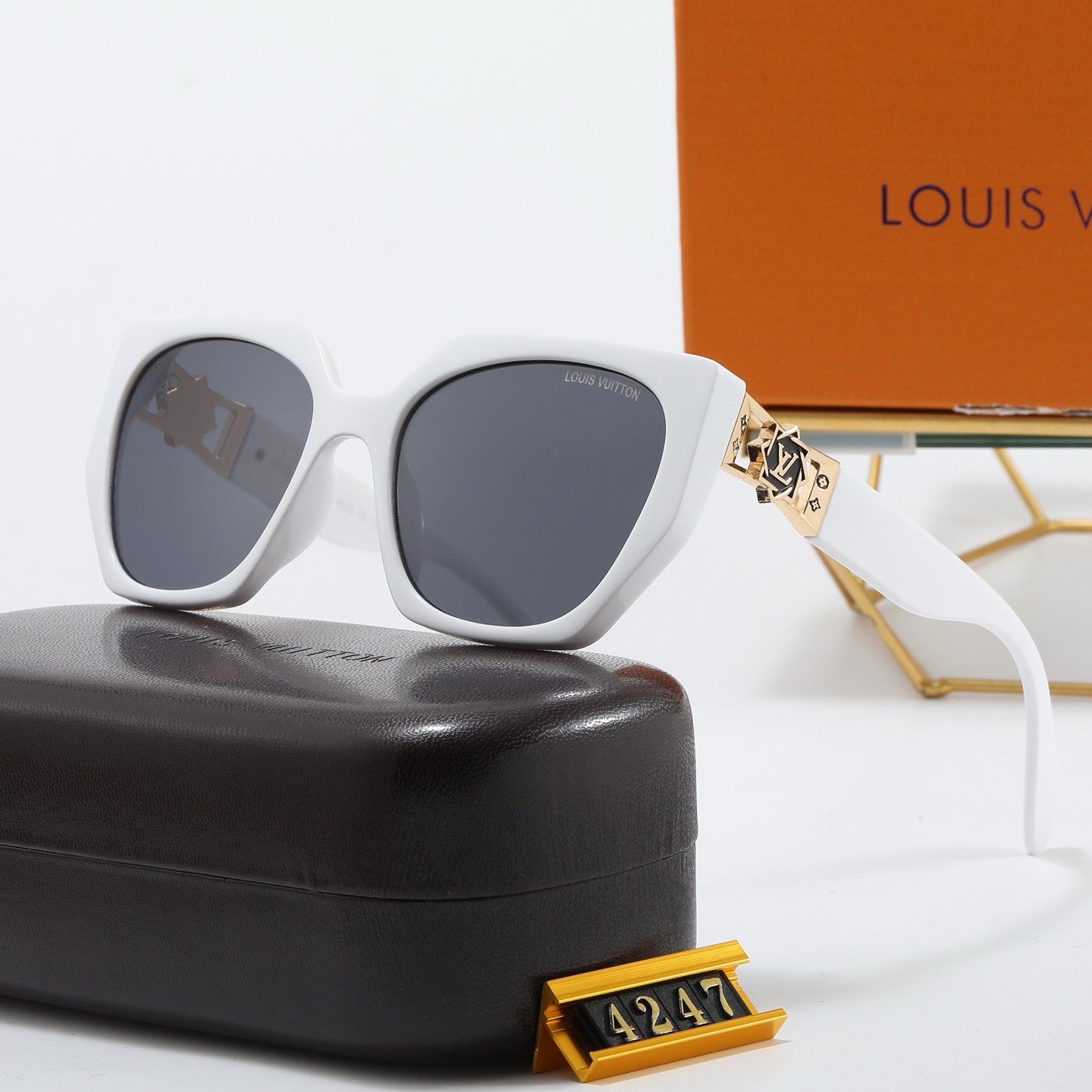 5-color fashionable four-leaf clover letter sunglasses
