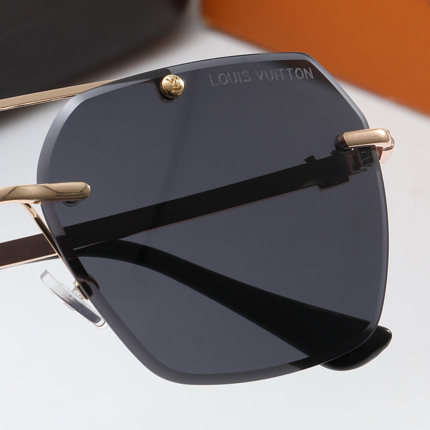 5-color fashionable four-leaf clover letter sunglasses