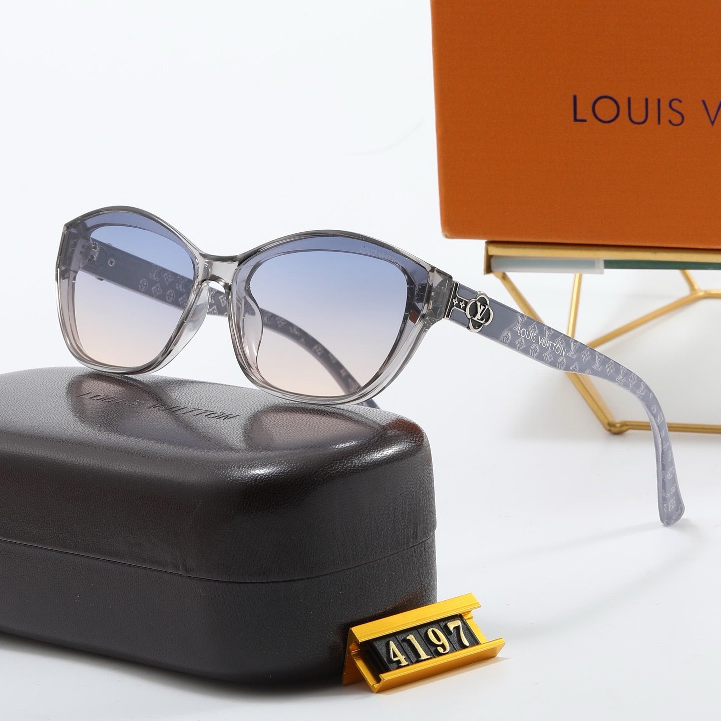 4-color fashionable four-leaf clover letter sunglasses