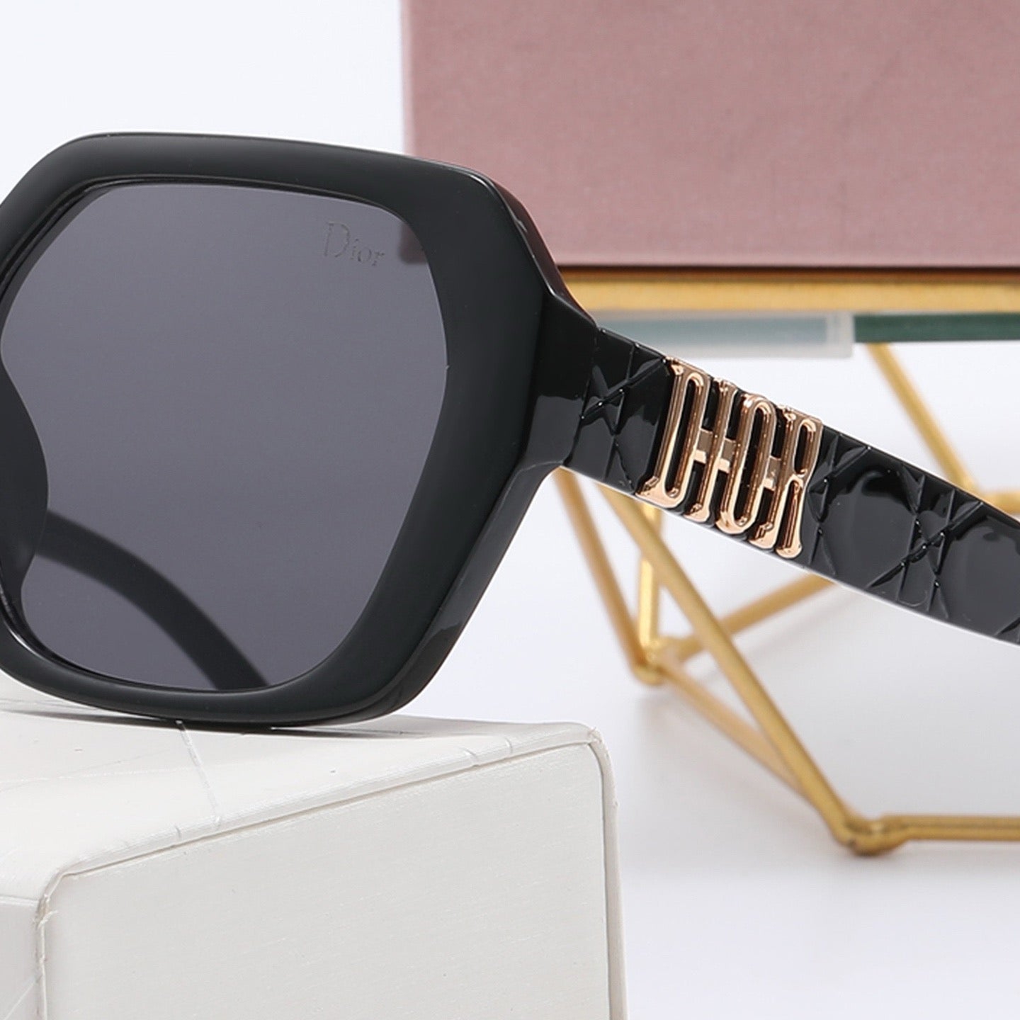 4-color fashionable GD letter sunglasses